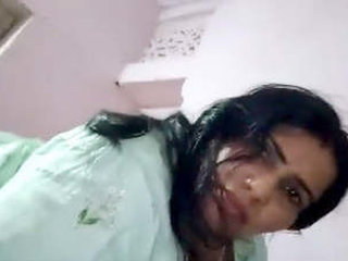 Village bhabhi takes control with passionate riding in Indian video
