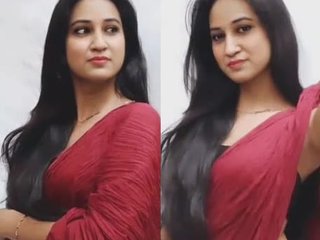 Sensual Indian bhabi flaunts her big breasts in a steamy video