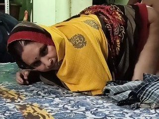 Indian aunty's risqué rendezvous with her partner