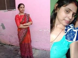 Seductive Indian spouse performs oral and vaginal sex