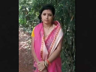 A sexy Desi girl has passionate sex