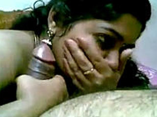 Indian aunt's passionate oral sex and fingering