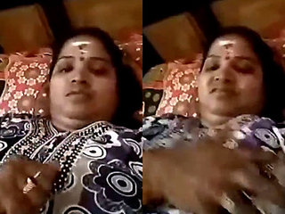 Aunty from Telugu region makes steamy video call
