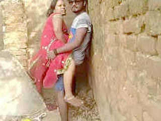 Bhabi's brother-in-law gets caught outdoors