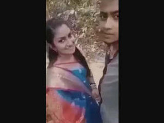 Indian beauty gives outdoor blowjob with cum