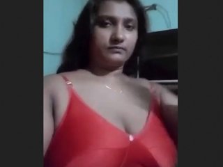 Gorgeous mature woman displays her talents