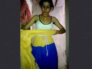 Desi beauty reveals her intimate parts in seductive display