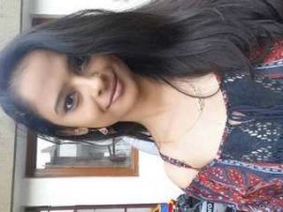 Indian beauty makes noise while riding her boyfriend