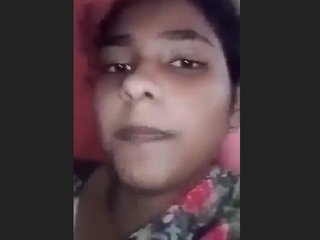 Indian beauty seduces her partners with a tantalizing display of her intimate area