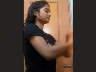 Indian escort provides passionate video chat in Bengali language