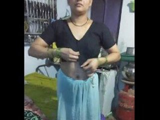 Sultry aunt Ramsha sheds her garments in a sensual display