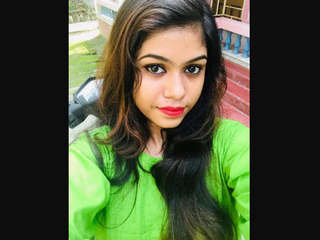 Indian women take risqué self-portraits in the nude on camera