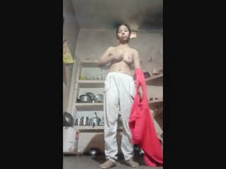 Rustic solo masturbation session in the countryside