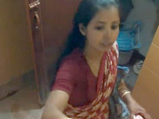 Indian aunt's nude bathing in the village