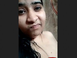 New video release: Relaxing bathtime with sensual overtones
