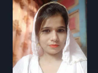 Indian woman reveals her breasts