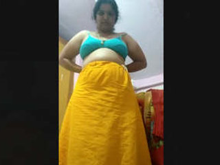 Experienced wife lets loose