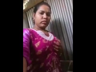 Sensual Indian Desi bhabhi's body on display in MMS