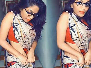 Seductive girl performs in traditional Indian saree