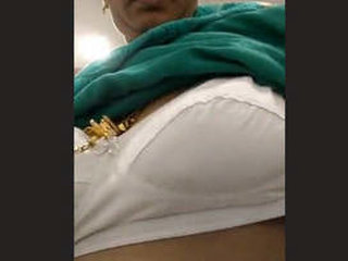 New video featuring a sultry South Indian spouse