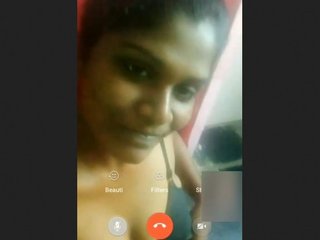 Desi bhabi reveals her breasts on video call