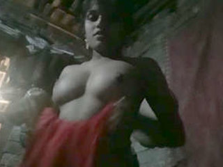 Village bhabi flaunts her enticing physique on camera