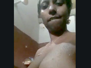 Indian girl takes sensual bath