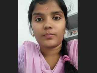 Tamil teen girl flaunts her slender physique and sexual prowess in erotic MMS video