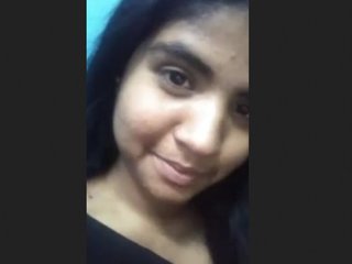 Indian girl flaunts her big tits and pussy in a steamy video