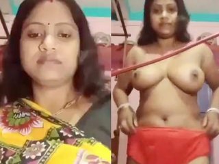 Desi bhabhi's stunning figure on full display