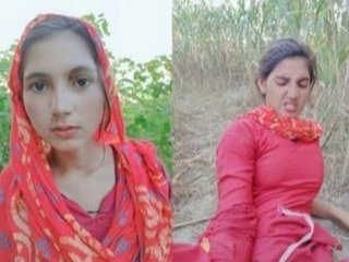 Cute Pakistani girl gets outdoor fucking