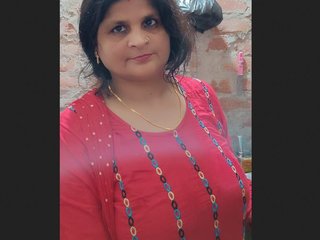 Punjabi bhabhi's big tits and pussy get fingered and licked live on air