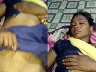 Man surprises sleeping Indian girlfriend and films her hairy pussy in XXX video