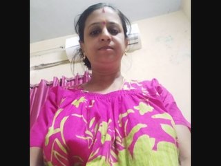 Mallu bhabhi's sizzling performance after Onam festival