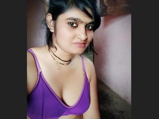 Get a glimpse of a beautiful Indian woman in all her naked glory