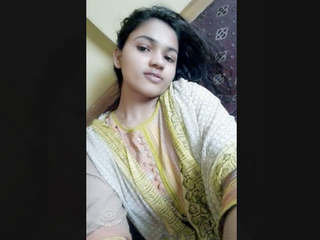 Exclusive MMS clips of a stunning young girl in action