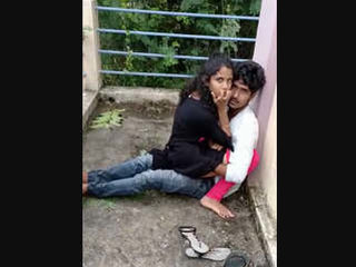 Desi couple enjoys outdoor sex in public place