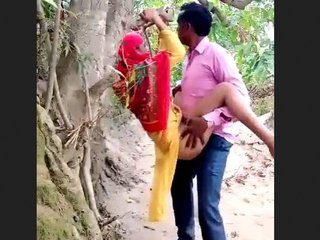 A hilarious outdoor full sex experience