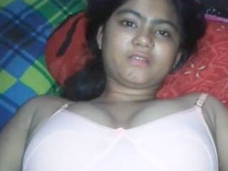 Bhabi's tight pussy gets pounded in steamy video