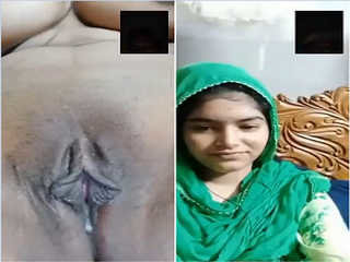 Desi hottie teases her lover with her boobs and pussy on Facebook