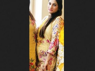 Ayesha Khan's Bhabi Clips: A Sensual and Seductive Experience