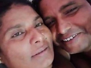 Senior couple in India enjoys steamy mobile sex video