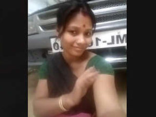 Indian maid records herself while fingering herself