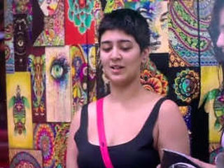 Jatana and Muskan's steamy encounter in a Ms video