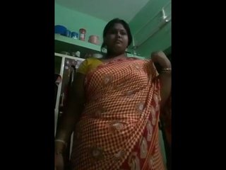 Mature Indian BBW Bhabhi shows off her curves
