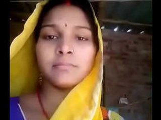 Indian bhabhi flaunts her naked body in front of the camera