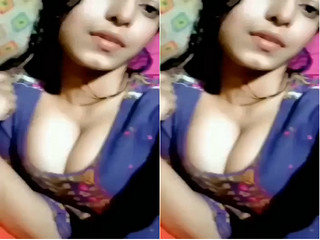 Desi babe flaunts her big boobs and shaved pussy