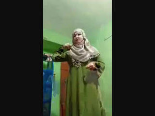 Indian babe in hijab and burka indulges in steamy sex