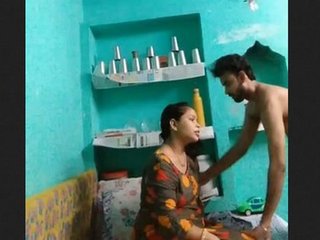 Desi bahbhi gives a blowjob and gets fucked hard