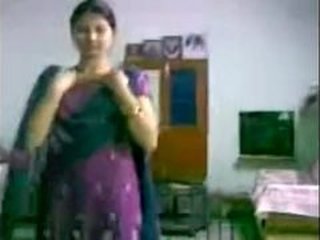 Pakistani sex with a hot girl in a homemade video